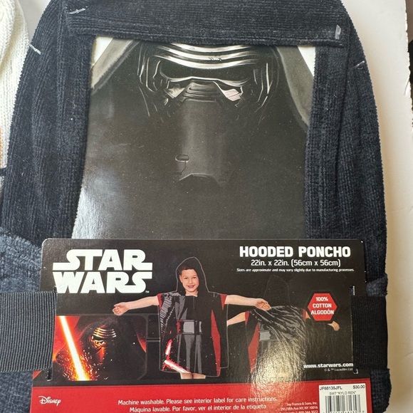 2 Star Wars Hooded Poncho 22” x 22” - Picture 3 of 8